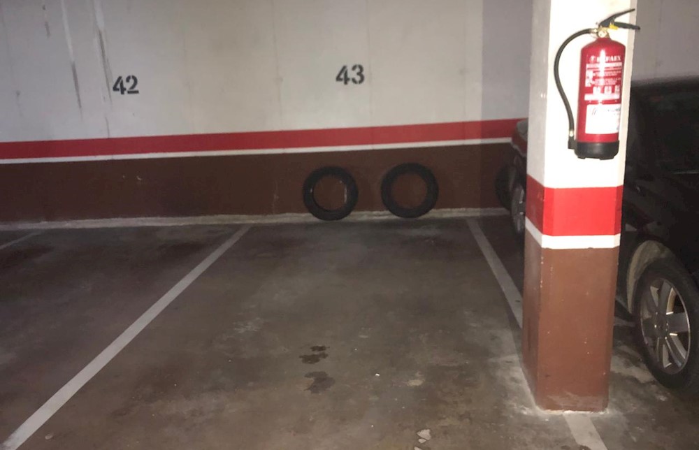 Foto de inmueble: PLAZAS DE GARAJE EN C-COIMBRA