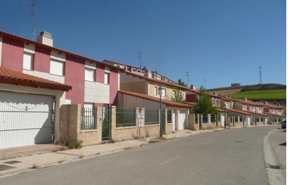 Foto de inmueble: PROMOCIÓN CASAS ADOSADAS EN CARDEÑADIJO