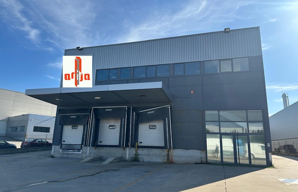 Foto de inmueble: NAVE INDISTRIAL EN POLIGONO VILLALONQUEJAR