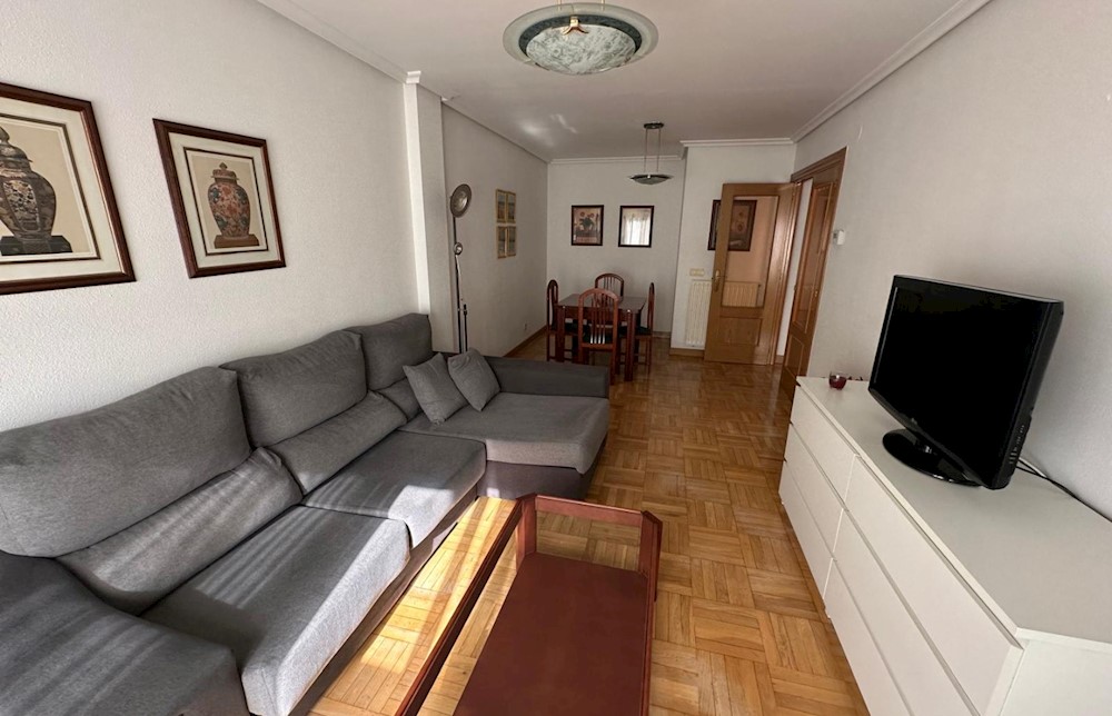 Foto de inmueble: AVDA REYES CATÓLICOS